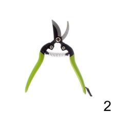 Záhradnícke nožnice s ergonomickými rukoväťami.