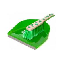 Lopatka a metlička BIO v zelenej farbe s drevenou rukoväťou.