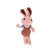 Králik v šortkách prívesok