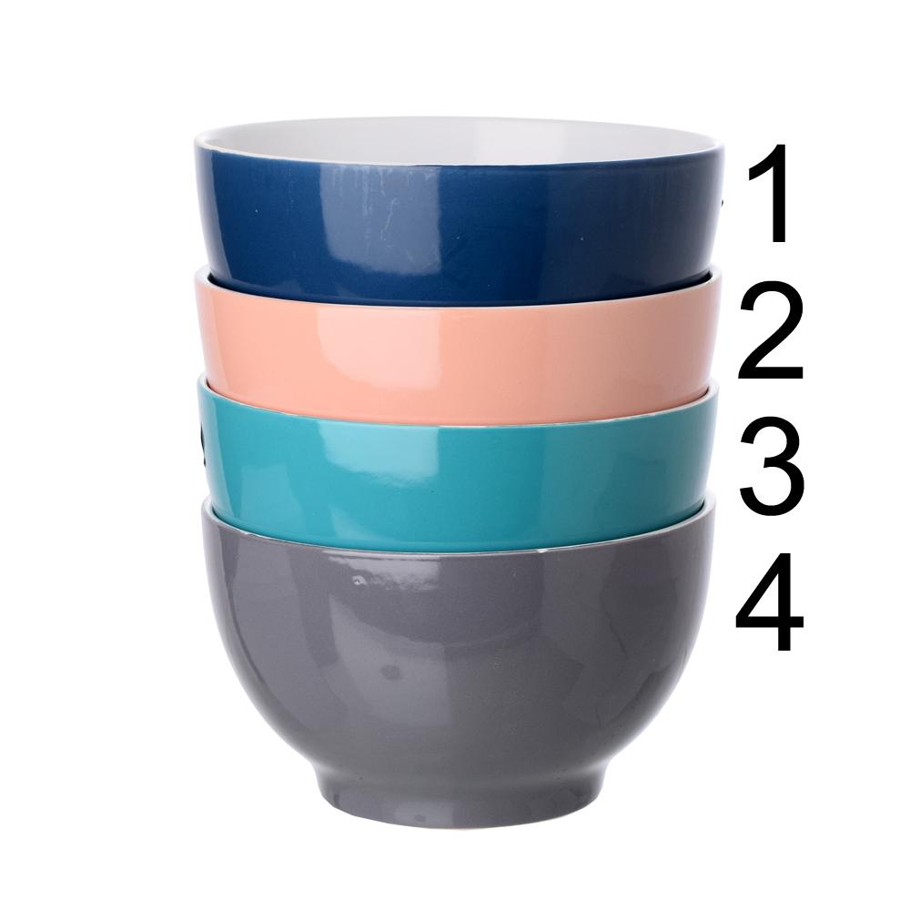 Miska mix farieb s rôznymi odtieňmi.