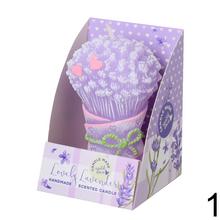 Figúrka levandule v krabičke, ručne vyrobená sviečka.