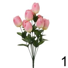 Kytica umelých tulipánov v mixe farieb.