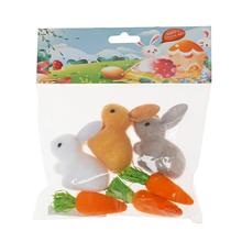 Sada zajačikov a mrkvy na Veľkú noc.