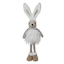 Textilný zajačik s dlhými ušami a pruhovanými nohami.