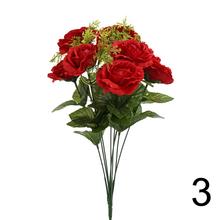 Kytica umelých ruží v mixe farieb.