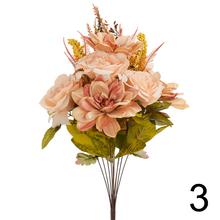 Kytica umelých kvetov s ružami a dahliami v mixe farieb.