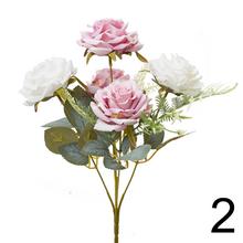 Kytica umelých ruží v mixe farieb.