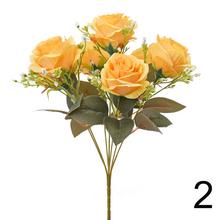 Kytica umelých ruží v mixe farieb.