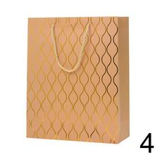 Darčeková taška mix v rôznych farbách.