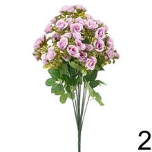 Kytica ružičiek šípkových so zeleným mixom.