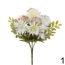 Kytica chryzantémy a sedumu s mixom zelene.