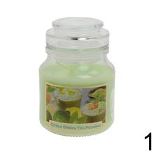 Sviečka s vôňou zeleného čaju v skle.