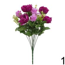 Kytica umelých kvetov s ružami a pivóniami v mixe farieb.