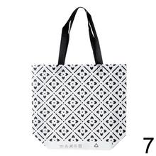 Nákupná taška z PP laminátu v mixe farieb a vzorov.