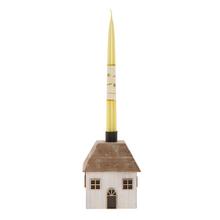 Drevený domček na sviečku s komínom.