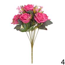 Kytica umelých ruží v mixe farieb.