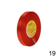 Mix farieb saténových stúh v rôznych odtieňoch.