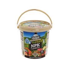 Hnojivo Hoštické NPK s guánom v žltom kyblíku.