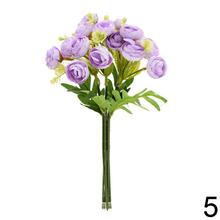 Kytica ranunkulus s mixom farieb.