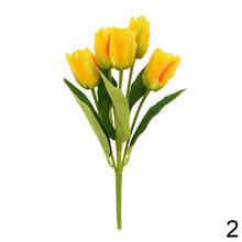Kytica umelých tulipánov v mixe farieb.