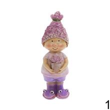 Ružovo-fialové dekorácie s postavičkami detí.