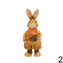 Hnedo-oranžové zajačiky v oblečení s košíkom a vedrom.