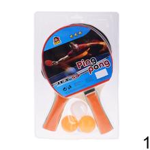 Súprava pingpongových rakiet s loptičkami.