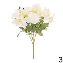 Kytica umelých kvetov s ružami, ľaliami a hortenziami v mixe farieb.