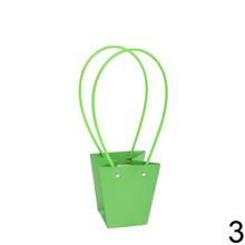 Taška na kvety v rôznych farbách s dlhými rúčkami.