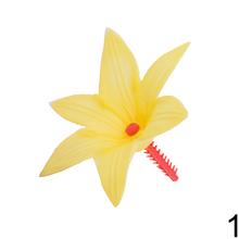 Umelá kvetina Ľalia väzbová v ružovej farbe.