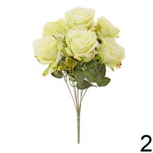 Kytica umelých ruží v mixe farieb.