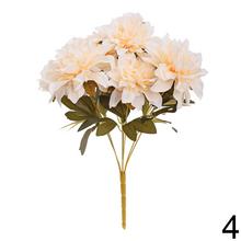 Umelá kytica dahlia v mixe farieb.