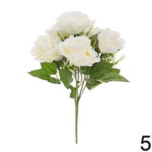 Kytica umelých ruží v mixe farieb.