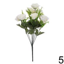 Kytica umelých ruží v mixe farieb.