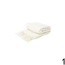 Pled v béžovej farbe s strapcami, rozmer 160x130cm.