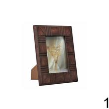 Drevený fotorámik z mangového dreva s rozmermi 16x2cm.