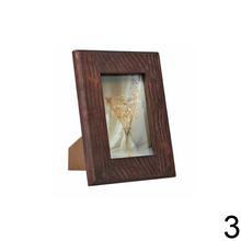 Drevený fotorámik z mangového dreva s rozmermi 16x2cm.