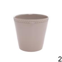 Kremový obal na kvety v troch farbách.