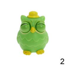 Stláčacie zvieratko Sova 7cm v rôznych farbách.