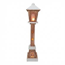 Dekoračná lampa s LED osvetlením v bielej a hnedej farbe.