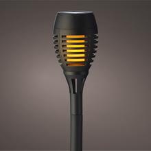 Solárny zápich s efektom plameňa ohňa.