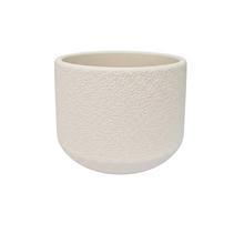 Biely keramický kvetináč Byron Bay s textúrovaným povrchom.