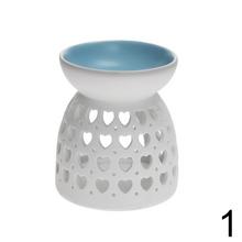 Aromalampa s výrezmi srdiečok, biela porcelánová.