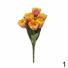 Kytica umelých tulipánov v mixe farieb.