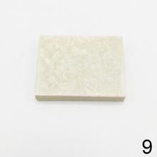 Obálky 8x11 cm v mixe farieb, balenie po 10 kusoch.