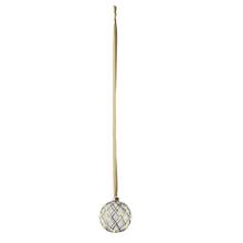 Závesná LED guľa s priemerom 14 cm.