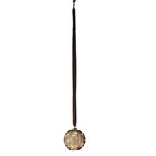 Závesná LED guľa s priemerom 14 cm.
