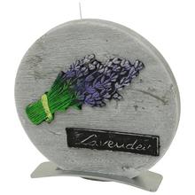 Sviečka levandula v okrúhlom grafe s kvetmi.