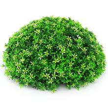 Umelá guľa z krušpánu s bielymi kvetmi, priemer 35 cm.