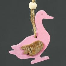 Ružový drevený záves s husou, 7 cm.